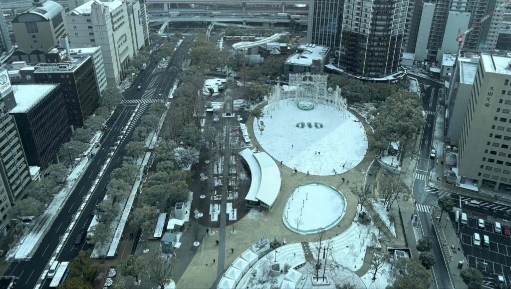 神戸ルミナリエ雪市役所から撮影