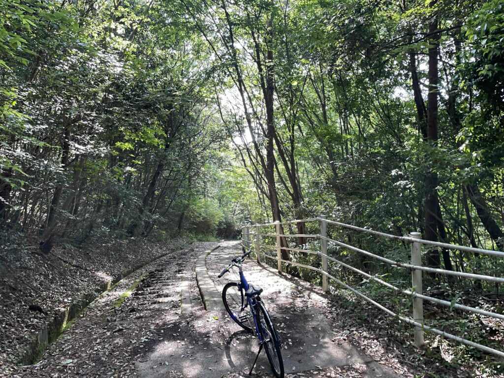 神出山田自転車道の高低差